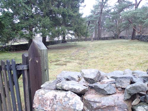 Kolerakyrkogården är den andra delen i lösningen av denna myst.