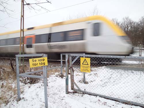 "Se upp för tåg", jag föredrog dock att se mig för när jag skulle passera spåret - och tur var väl det!