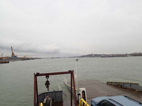 Färjan fylldes snabbt och snart var vi på väg mot ännu ett land!