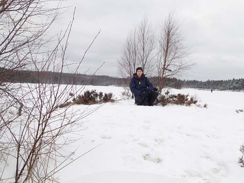 Är det Robison som sitter där borta? Nej, det är nog snarare Hallén på en öde ö!