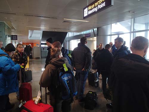 Samling på Kievs flygplats.