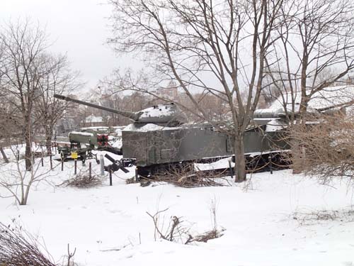 Det fanns mängder av utrustning, till och med ett pansartåg.