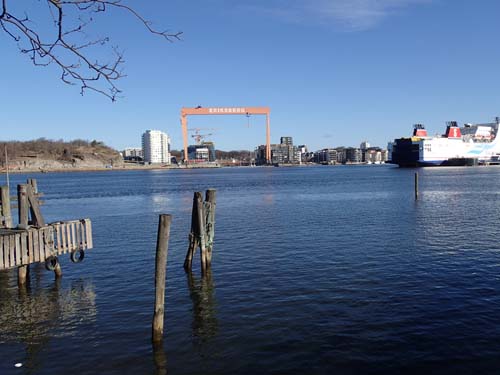 I solen och i lä var det riktigt vårlikt och Göta Älv visade sig från sin bästa sida.