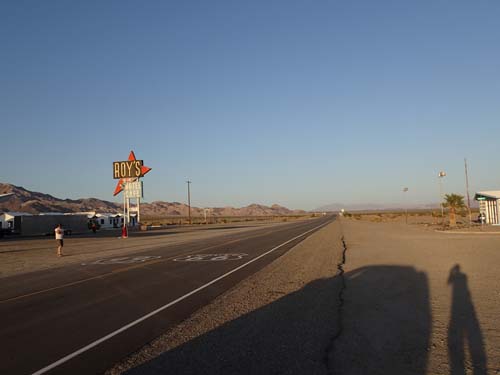 Här ligger Roys mack....