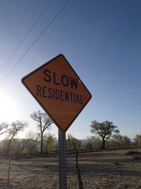 Nej, Hallén var inte långsam med annat än att hitta den sista burken i denna intressanta skylt!