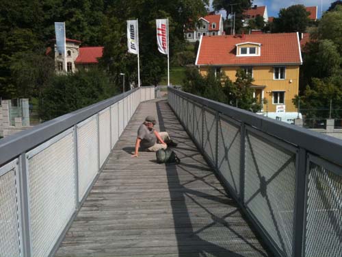 Nej, nu sitter jag här tills någon säger var den är! (nja, så sa han inte men det blir en bättre storry så!)