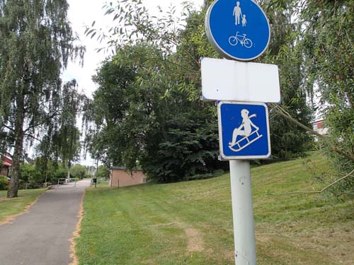 Här gällde det att se upp igen, det kan komma kälkar farande!