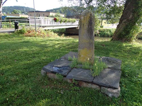 Varje ny cache är en ny "milsten", i detta fall stämmer det väl - cachen ligger och ruvar under bron i bakgrunden.