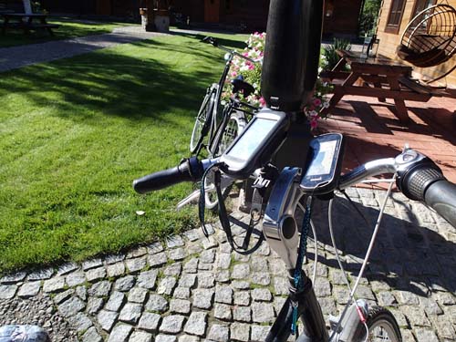 Det räcker inte med en gps på styret, man måste ha minst två!