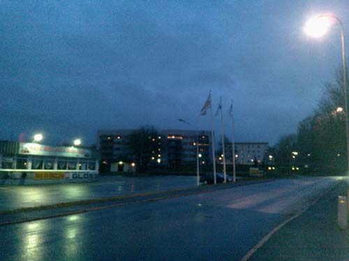 Inte den roligaste miljön man kan tänka sig, men en logg är en logg och vid denna tid på lördag var här lugnt och stilla!