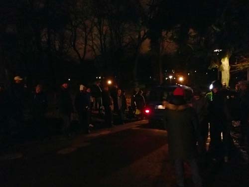 En bilmugglare trängde sig igenom eventet!