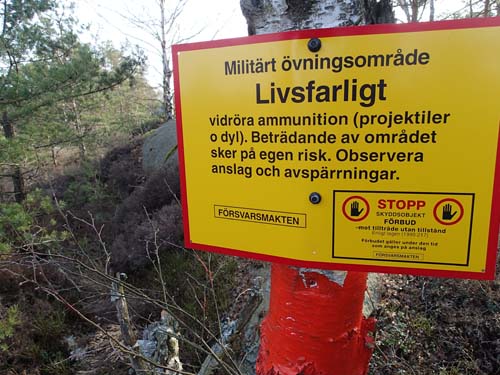 Undrar om man vågar plocka upp plastburkar....