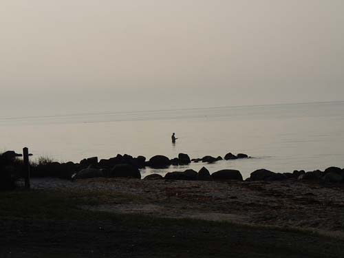 Ligger det en cache där? Varför skulle någon annars använda metspö.