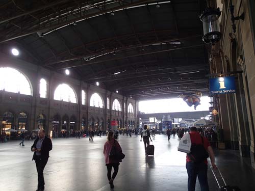 Ankomsthallen är minst sagt imponerande. Lägg dessutom till att det finns en mindre underjordisk stad under stationen!