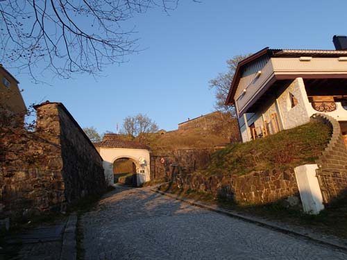 Port in till Fredrikstens fästning.