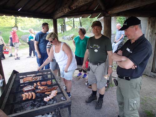 I väntan på att korven skulle bli klar - ja, inte för TMR68 då han var för fin för korv....