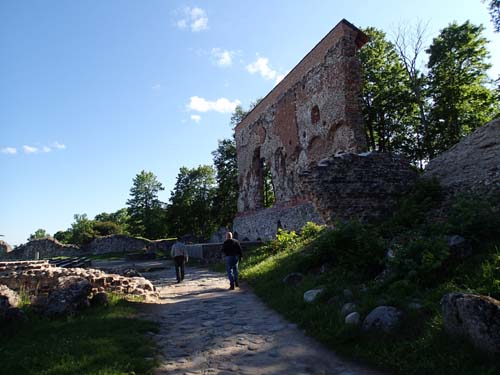 Jämför muren med Ingabo och Torado till vänster.