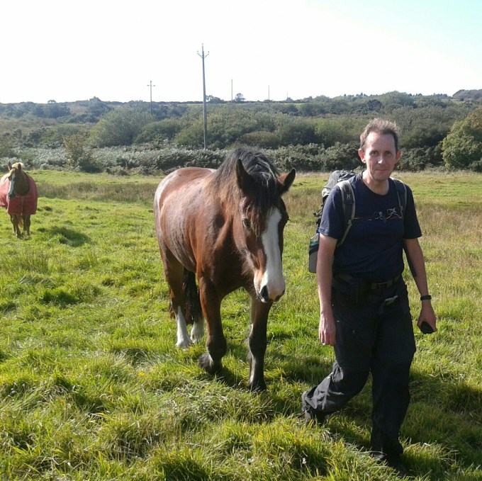 Alla vill väl hänga med Hallén ut på vandring?