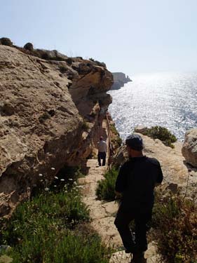 Vad väntar där nere?