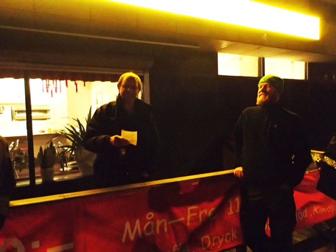 15 november 2015 höll Lanzon event nära sin cachingbas i Gårda.