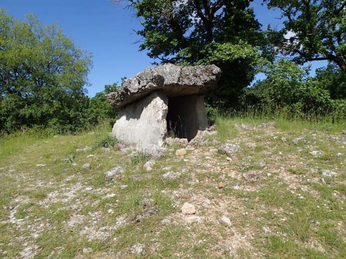 Megalit